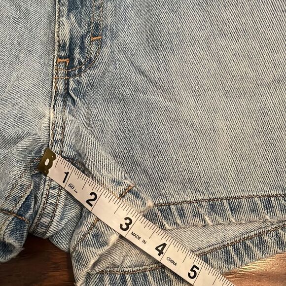 Vintage Tommy Hilfiger Tommy Jeans Blue Distressed Denim Shorts - Picture 6 of 10